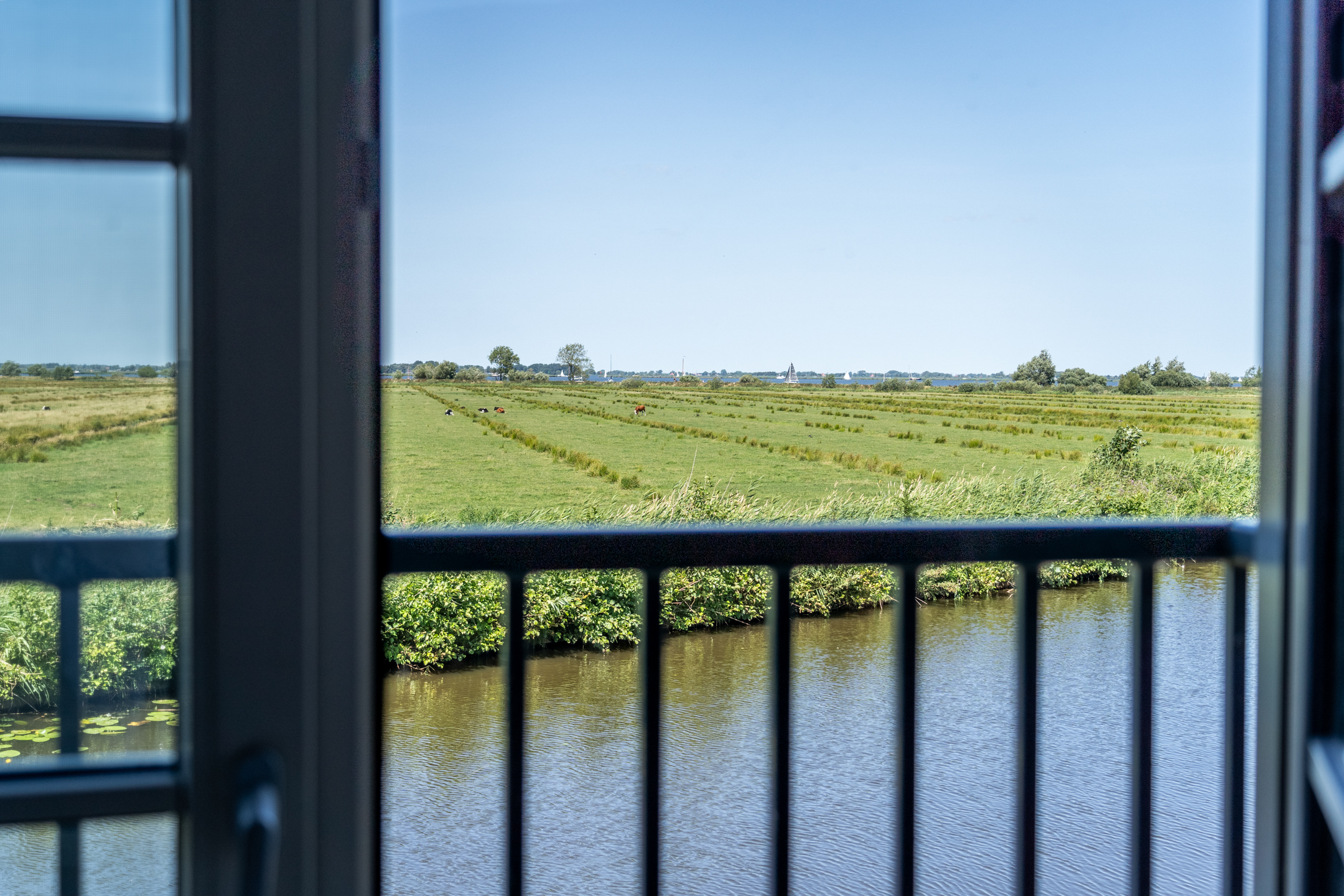 Uitzicht vanuit slaapkamer Ballingbuer